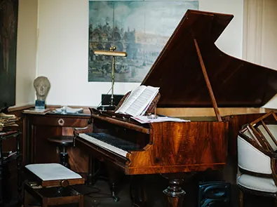 Klaviertransport Europa internationaler Transport LKW